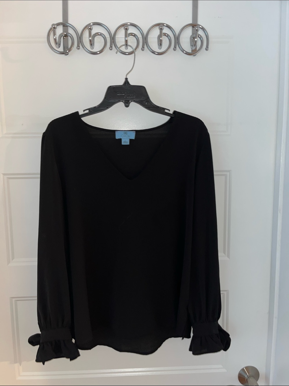 CeCe Black V-Neck Long Sleeve Ruffle Cuff Blouse